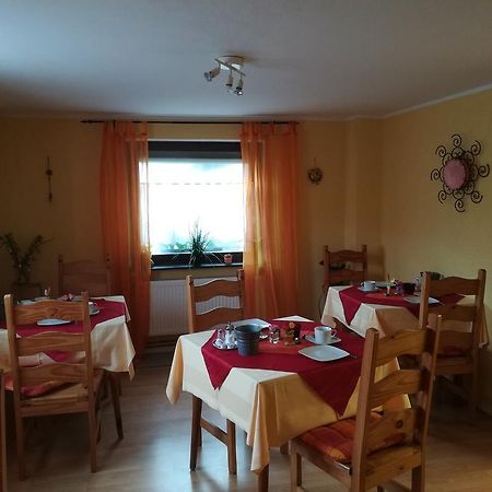 מלון אלטנהר Gastehaus Am Fels מראה חיצוני תמונה